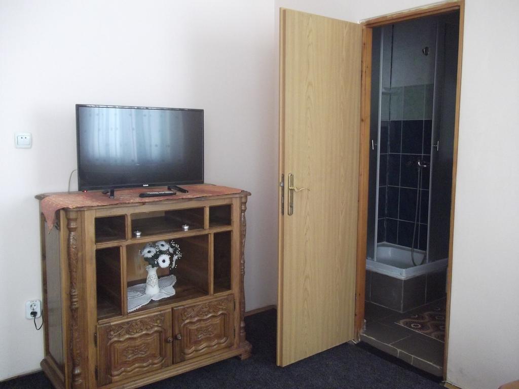 Hostel „La Galan” Rădăuţi Extérieur photo