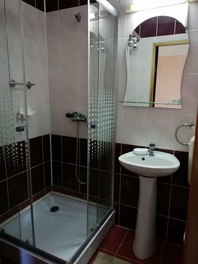 Hostel „La Galan” Rădăuţi Extérieur photo